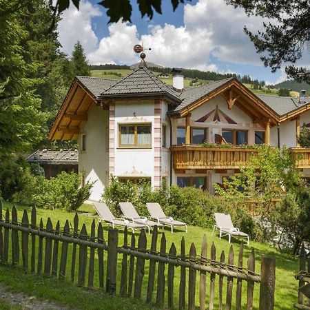 Hotel Laerchenhof Maranza Exterior photo